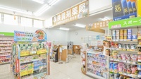 調剤薬局ツルハドラッグ新琴似1条店の入口