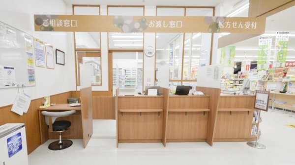 調剤薬局ツルハドラッグ琴似駅東口店の受付/カウンター