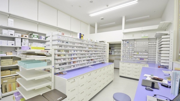 調剤薬局ツルハドラッグ琴似駅東口店の調剤室