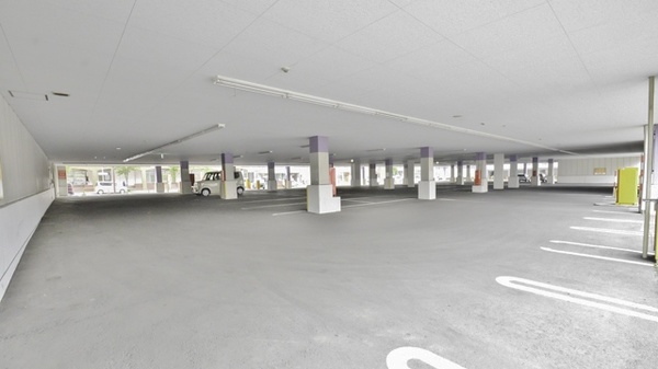 調剤薬局ツルハドラッグ琴似駅東口店の駐車場