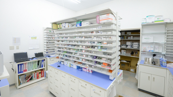 調剤薬局ツルハドラッグ北野店の調剤室
