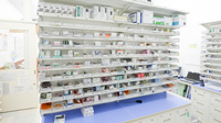 調剤薬局ツルハドラッグ北野店の薬棚
