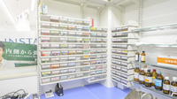 調剤薬局ツルハドラッグ花川南店の薬棚