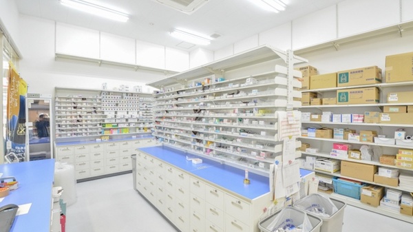 調剤薬局ツルハドラッグ手稲星置駅前店の調剤室