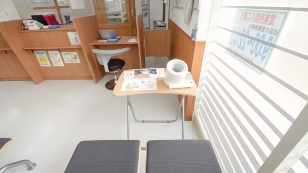 調剤薬局ツルハドラッグ宮の森3条店の血圧計