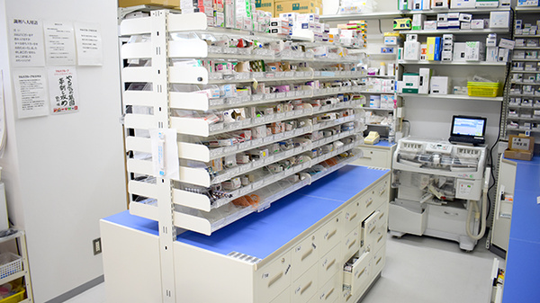 調剤薬局ツルハドラッグ白鳥店の調剤室