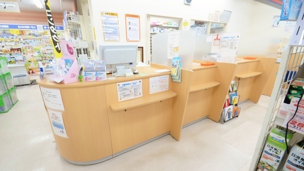 調剤薬局ツルハドラッグ大麻店の受付/カウンター