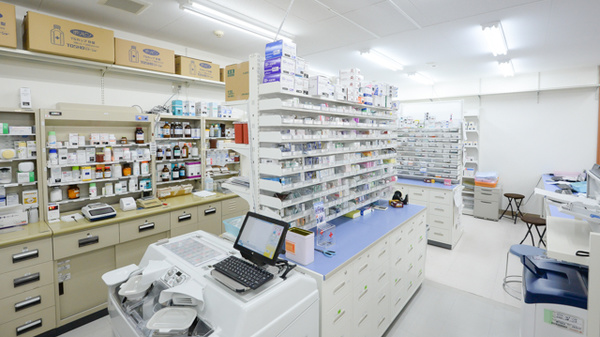 調剤薬局ツルハドラッグ岩見沢大和店の調剤室
