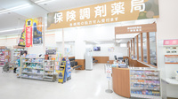 調剤薬局ツルハドラッグ岩見沢大和店の入口
