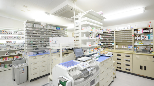 調剤薬局ツルハドラッグ東野幌店の調剤室