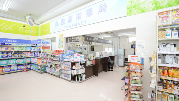 調剤薬局ツルハドラッグ千歳新富店の入口