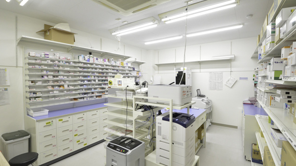 調剤薬局ツルハドラッグ函館石川店の調剤室