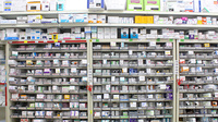 調剤薬局ツルハドラッグ明石南店の薬棚