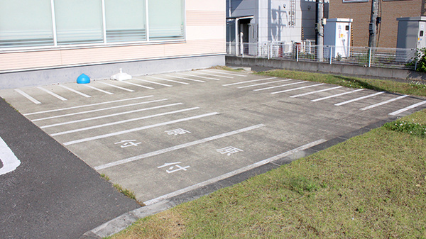 調剤薬局ツルハドラッグ利府店の駐輪場