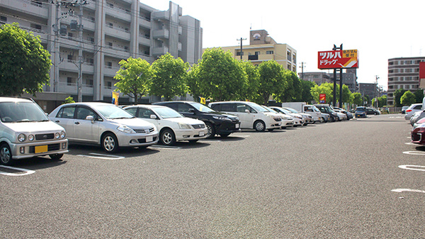 調剤薬局ツルハドラッグ仙台泉中央店の駐車場