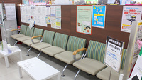 調剤薬局ツルハドラッグ仙台二の森店の待合スペース