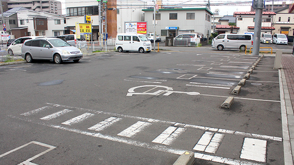 調剤薬局ツルハドラッグ仙台二の森店の駐車場