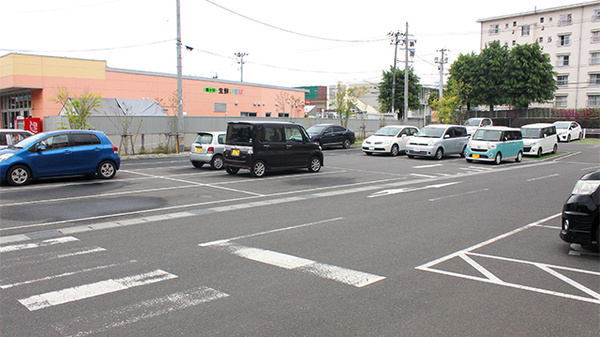 調剤薬局ツルハドラッグ仙台鶴ケ谷店の駐車場