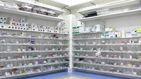 調剤薬局ツルハドラッグ平窪店の薬棚
