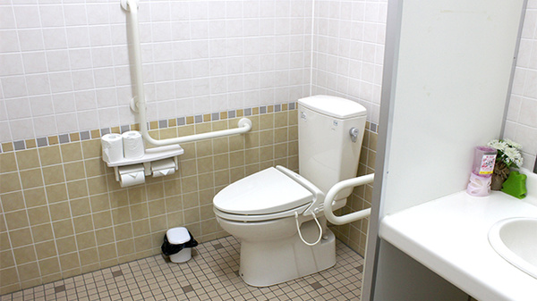 調剤薬局ツルハドラッグ八山田店のお手洗い