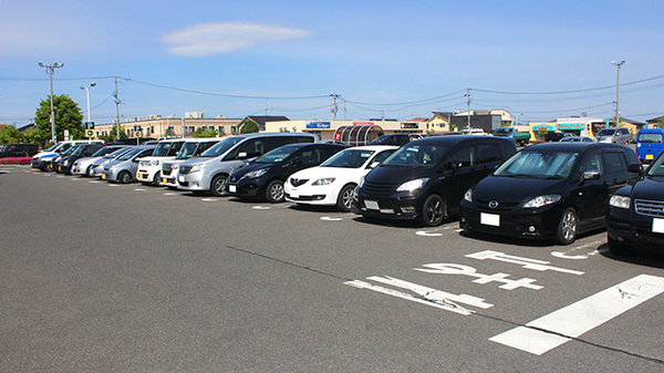 調剤薬局ツルハドラッグ郡山片平店の駐車場
