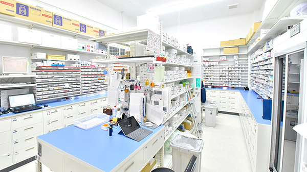 調剤薬局ツルハドラッグ天童店の調剤室