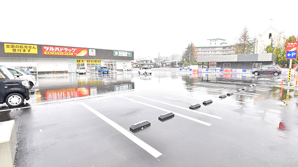 調剤薬局ツルハドラッグ天童店の駐車場