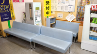 調剤薬局ツルハドラッグマリオス店の待合スペース