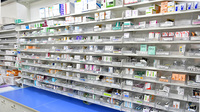 調剤薬局ツルハドラッグ紫波店の薬棚