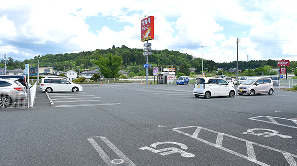 調剤薬局ツルハドラッグ紫波店の駐車場