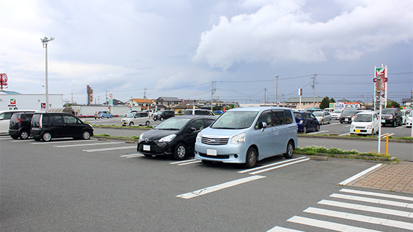 調剤薬局ツルハドラッグ北茨城店の駐車場