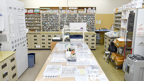 調剤薬局ツルハドラッグ鎌取店の調剤室