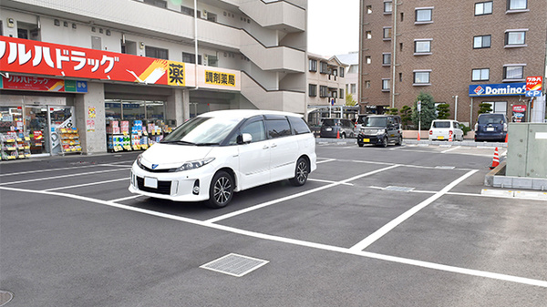 調剤薬局ツルハドラッグ鎌取店の駐車場
