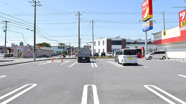 調剤薬局ツルハドラッグ君津店の駐車場