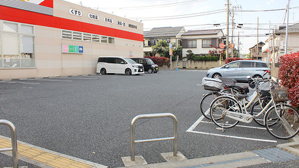 調剤薬局ツルハドラッグ練馬南田中店の駐車場