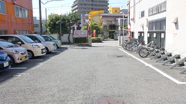 調剤薬局ツルハドラッグ淵野辺駅前店の駐車場
