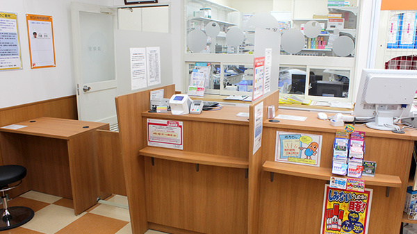 調剤薬局ツルハドラッグ大和渋谷店の受付/カウンター