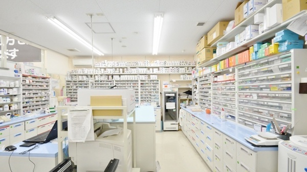 調剤薬局ツルハドラッグ佐久岩村田店の調剤室