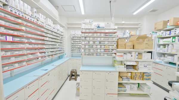 調剤薬局ツルハドラッグ尾頭橋店の調剤室
