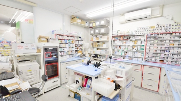 調剤薬局ツルハドラッグ尼崎武庫元町店の調剤室