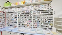 調剤薬局ツルハドラッグ尼崎武庫元町店の薬棚