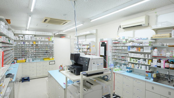調剤薬局ツルハドラッグ朝倉店の調剤室