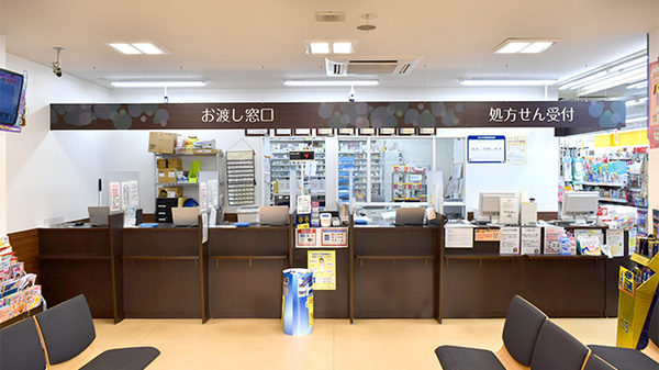 薬局くすりの福太郎鎌ヶ谷駅前店の受付/カウンター