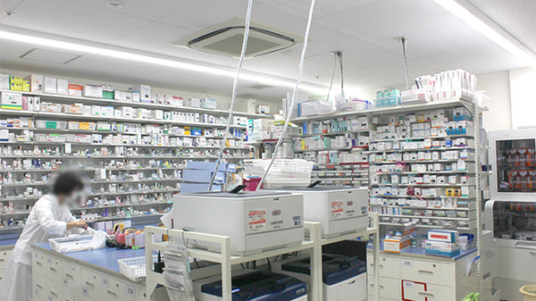 薬局くすりの福太郎三郷中央店の調剤室