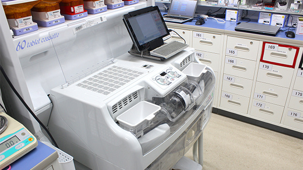 薬局くすりの福太郎三郷中央店の調剤器具
