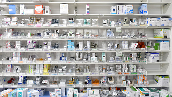 薬局くすりの福太郎実籾店の薬棚
