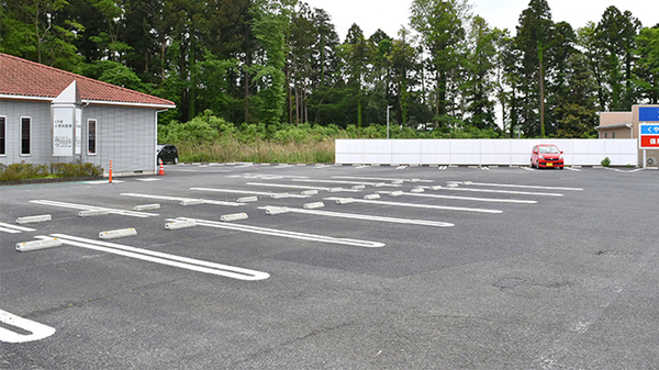 薬局くすりの福太郎本埜店の駐車場