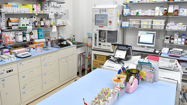 薬局くすりの福太郎津田沼南口店の調剤室
