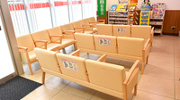 薬局くすりの福太郎西船橋店の待合スペース