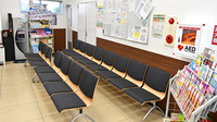 薬局くすりの福太郎船橋行田店の待合スペース